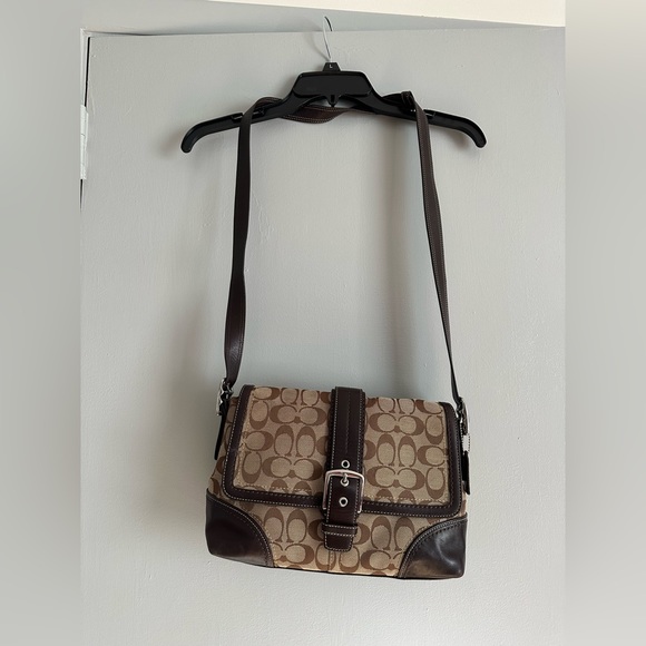 COACH Signature Shoulder Bag Hampton F12641 Purse Medium Size - Picture 3 of 16